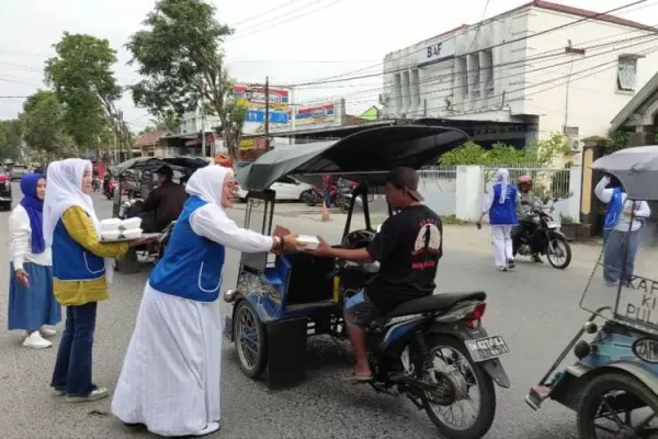 DPD IWAPI Gorontalo Province Shares Happiness