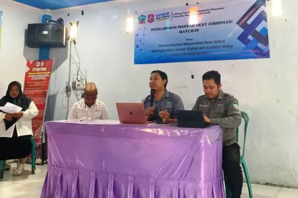 Through Abdimas, Vice Rector 1 Invites Bongohulawa Community to Improve Digital Literacy